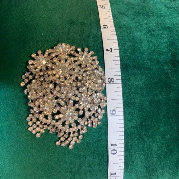 Collector Series Camrose & Kross Audrey Hepburn Rhinestone Brooch 3.5” x 3” - Picture 6 of 9